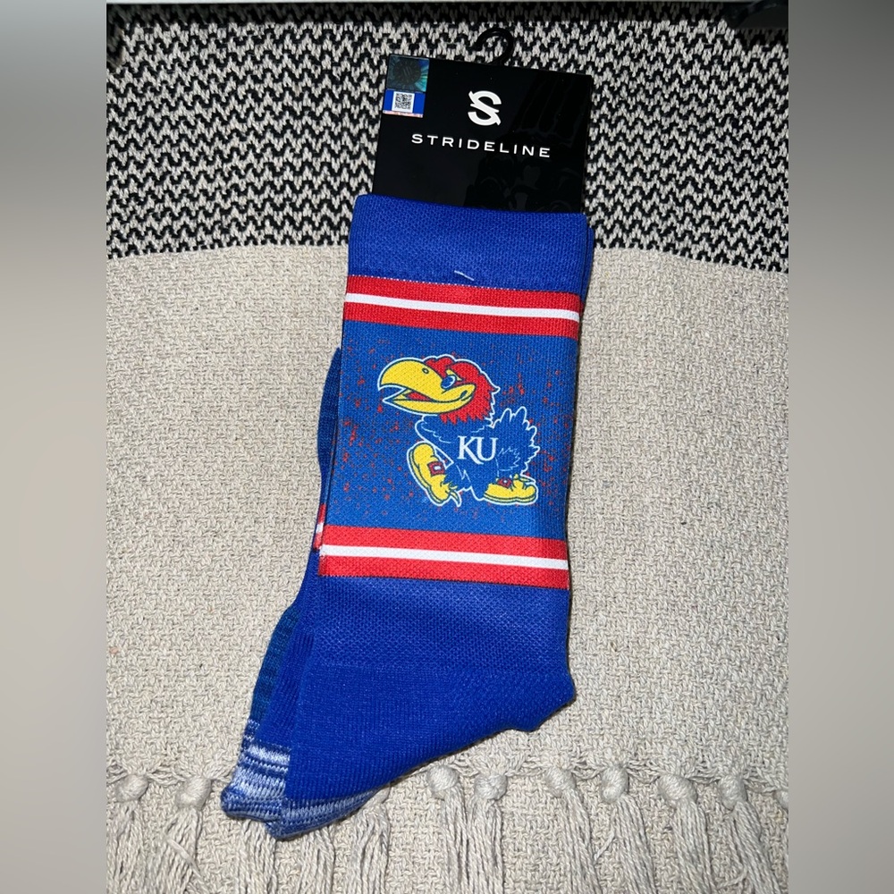 Strideline NCAA COLLECTION Kansas Jayhawks socks.